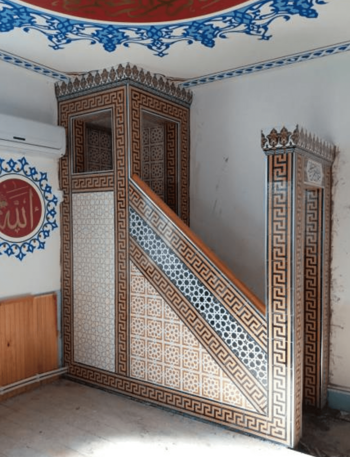 Cami Minber Modelleri - 33 - Kütahya Altınlı Çini Cami Minberi