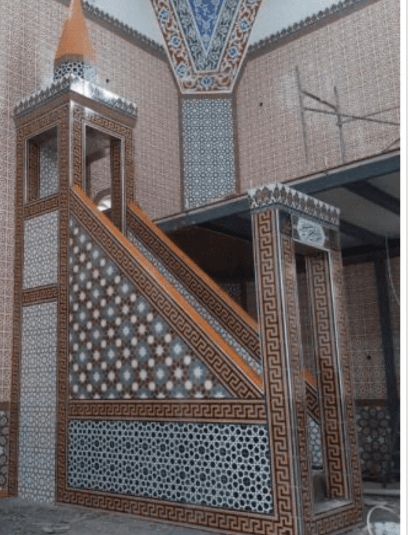 Cami Minber Modelleri - 35 - İznik Çini Ahşap Desenli Minber